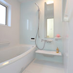 お風呂場・洗面台に発生する「ピンクのカビ」の原因は？！