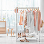 見せる収納で部屋をオシャレに！　ハンガーラック活用術